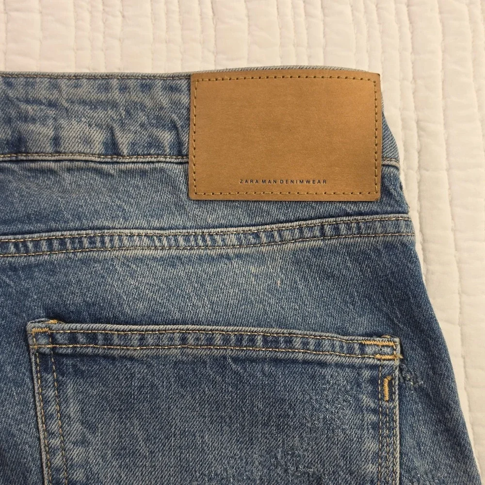 Zara Jeans Men's 36x30 Med Wash Destroyed Patched Tapered Leg Stretch Denim
